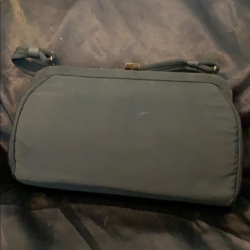 Black clutch